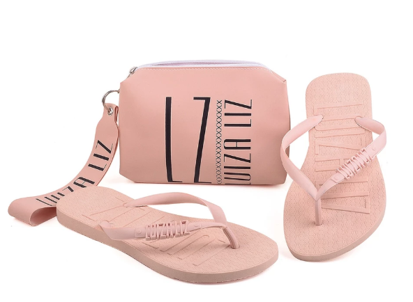 Kit Bolsa De Mão E Chinelo / Necessaire Carteira