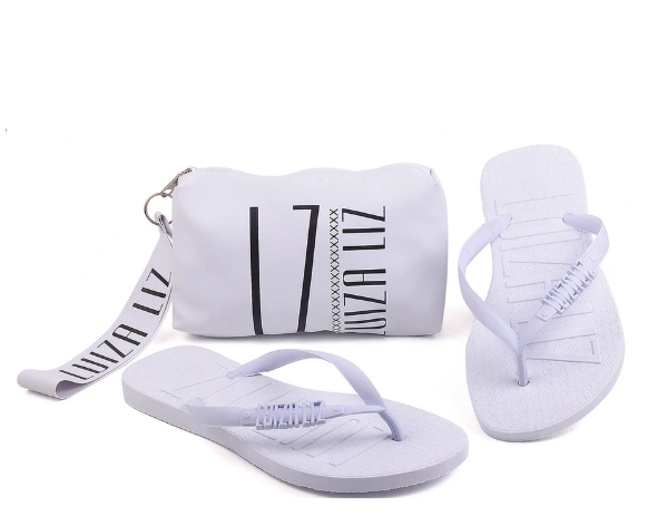 Kit Bolsa De Mão E Chinelo / Necessaire Carteira